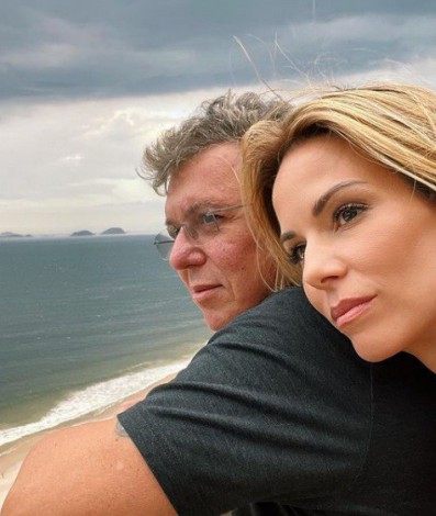 No Outubro Rosa, Boninho comenta luta da esposa contra o câncer de mama  - Reprodução