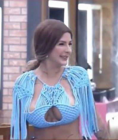 Lary Bottino entrou em 'A Fazenda' e resolveu aconselhar o amigo, Rico Melquiades - Reprodução/Playplus