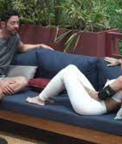 Lary Bottino entrou em 'A Fazenda' e resolveu aconselhar o amigo, Rico Melquiades - Reprodução/Playplus