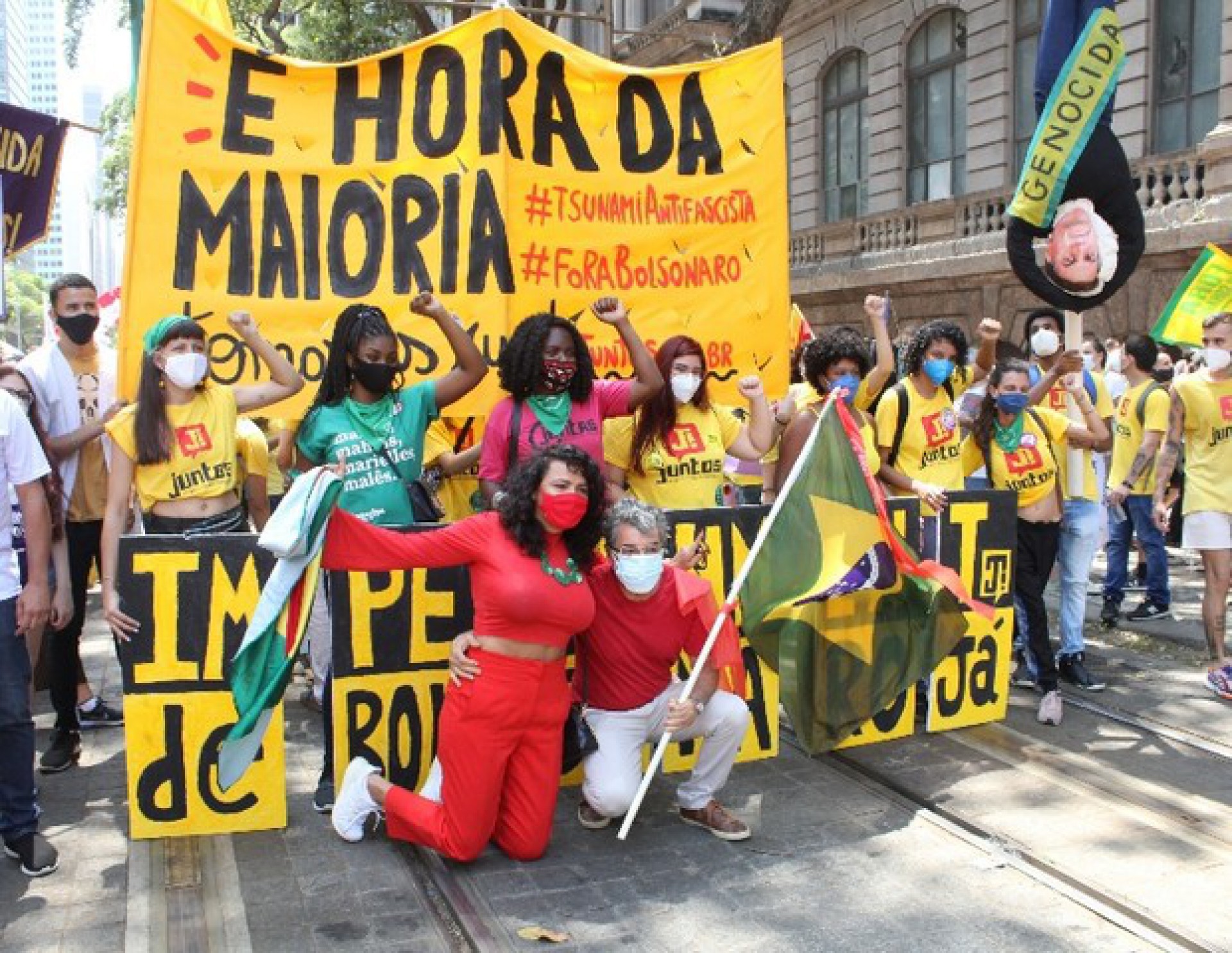 Dadá Coelho e Paulo Betti em manifestação contra o presidente Jair Bolsonaro - AgNews