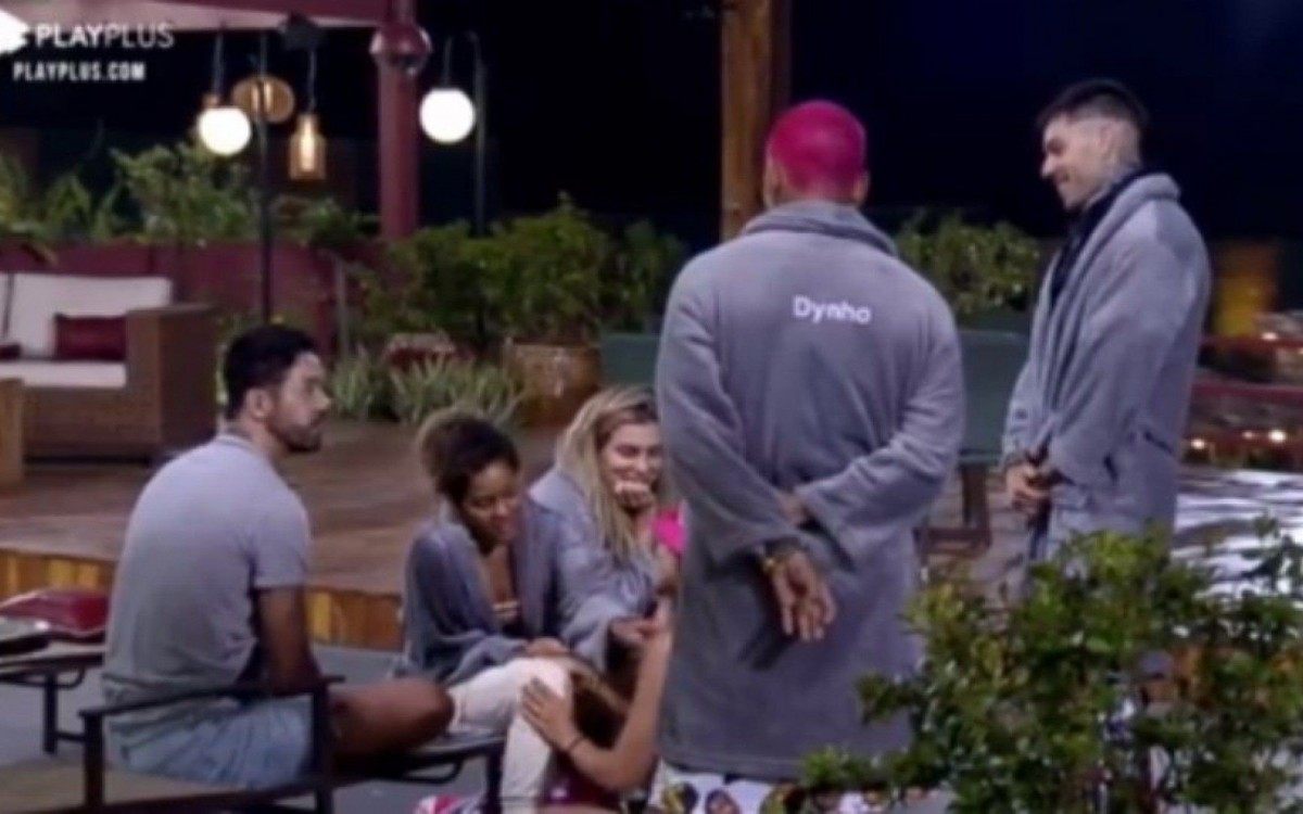 Rico pede para ver parte íntima de Gui Araújo
 - Reprodução/Record