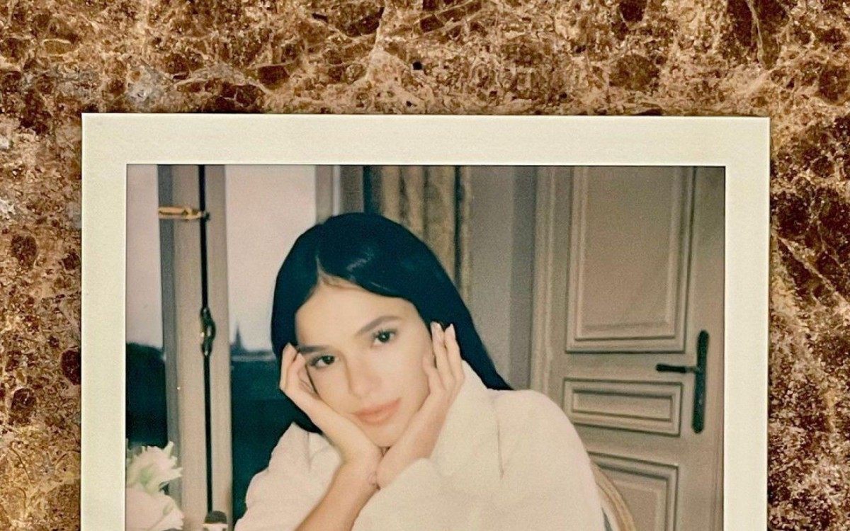 Bruna Marquezine se hospeda em hotel de luxo em Paris
