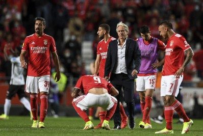 Após passear contra o Barça, Benfica, de Jorge Jesus, perde invencibilidade na temporada para 'zebra'