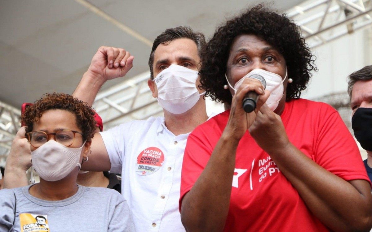 Deputada federal Benedita da Silva, e a vereadora de Niter&oacute;i, Ver&ocirc;nica Lima 