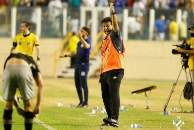 Fernando Diniz elogia Germán Cano e defende novo posicionamento do argentino: 'Ficou mais completo'