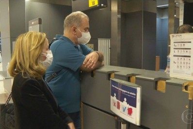 Após testar negativo para a covid-19, Queiroga desembarca no Brasil