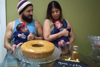 Ex-Bruna Surfistinha, Raquel Pacheco comemora 1º mês de vida das filhas gêmeas