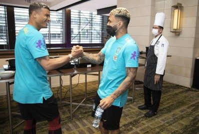 Quinteto que joga no Brasil se apresenta e participa de treino em Bogotá