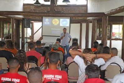 Alexandre Martins, Prefeito de Búzios, participa do Curso de Capacitação para Resgate e Desencalhe de animais marinhos