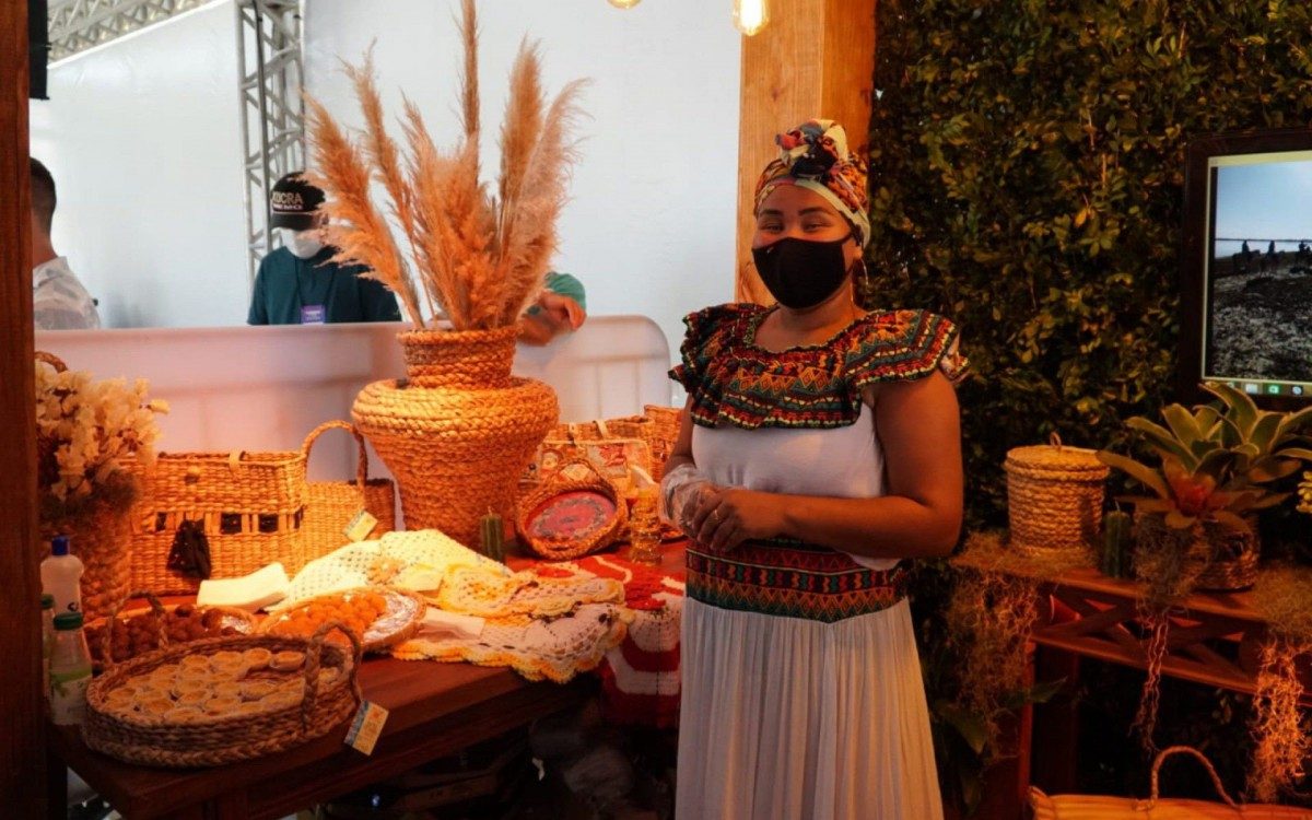 Os municípios da Costa do Sol expuseram seus produtos e características culturais no stand aberto ao público, montado na Orla dos Cavaleiros