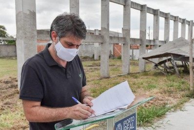 Alexandre Serfiotis assina ordem de serviço de obras no Parque Mariana