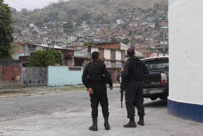 Polícia Militar faz operações em comunidades do Rio
