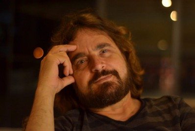 Professor da UFF vai lançar livro sobre contos 