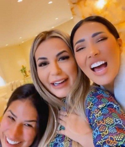 Deolane agora é vizinha da cantora - Reprodução/Instagram