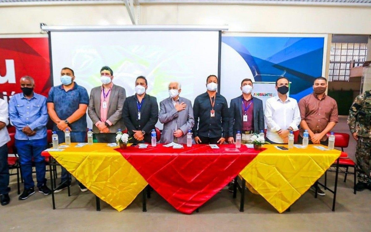 Diversas autoridades municipais e estaduais participaram do evento "Di&aacute;logos Sustent&aacute;veis"

