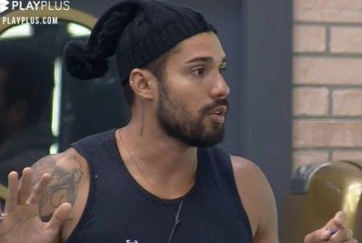 'A Fazenda': Arcrebiano acha que Erika Schneider é a nova Juliette