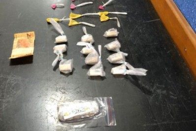 Homem tenta fugir da PM e é preso com drogas em Cabo Frio