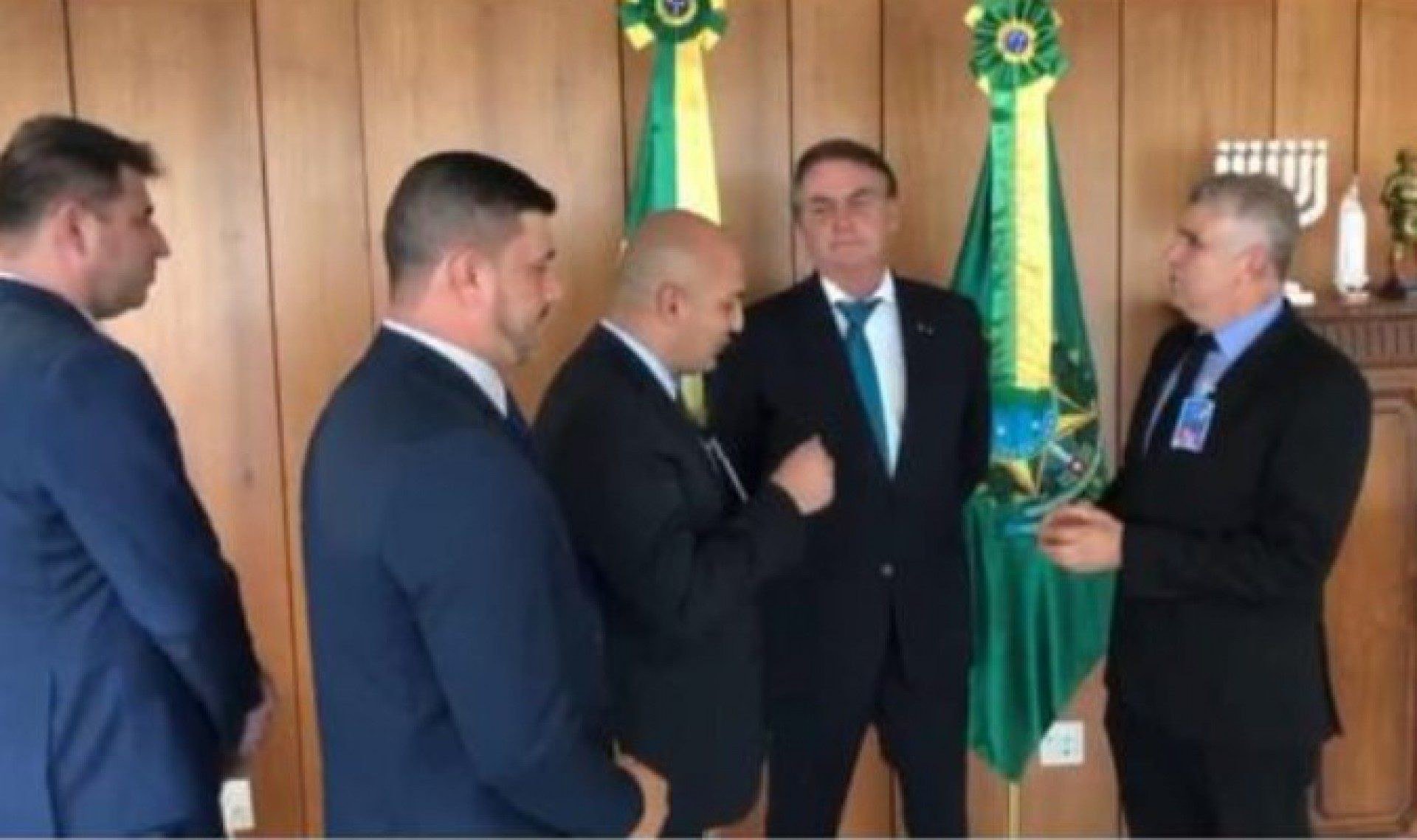 Fábio entregou vários pedidos ao presidente  - Divulgação