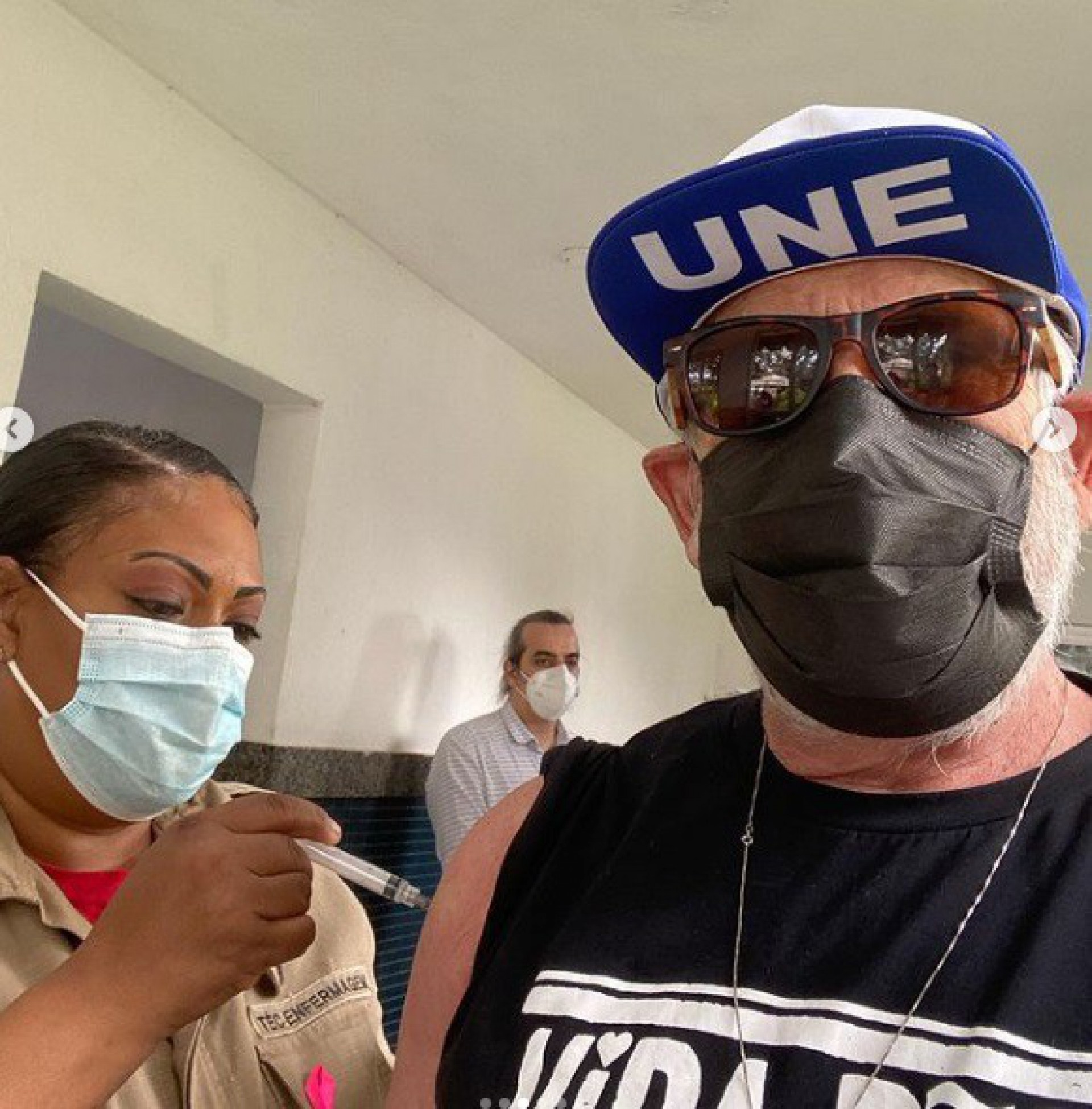 José de Abreu recebe a terceira dose da vacina contra o coronavírus - reprodução do instagram