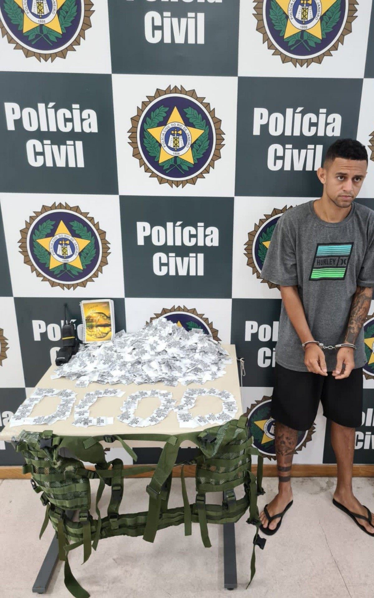Traficante do complexo Jardim Novo foi preso com mais de 1600 papelotes de cocaína 
 - Divulgação