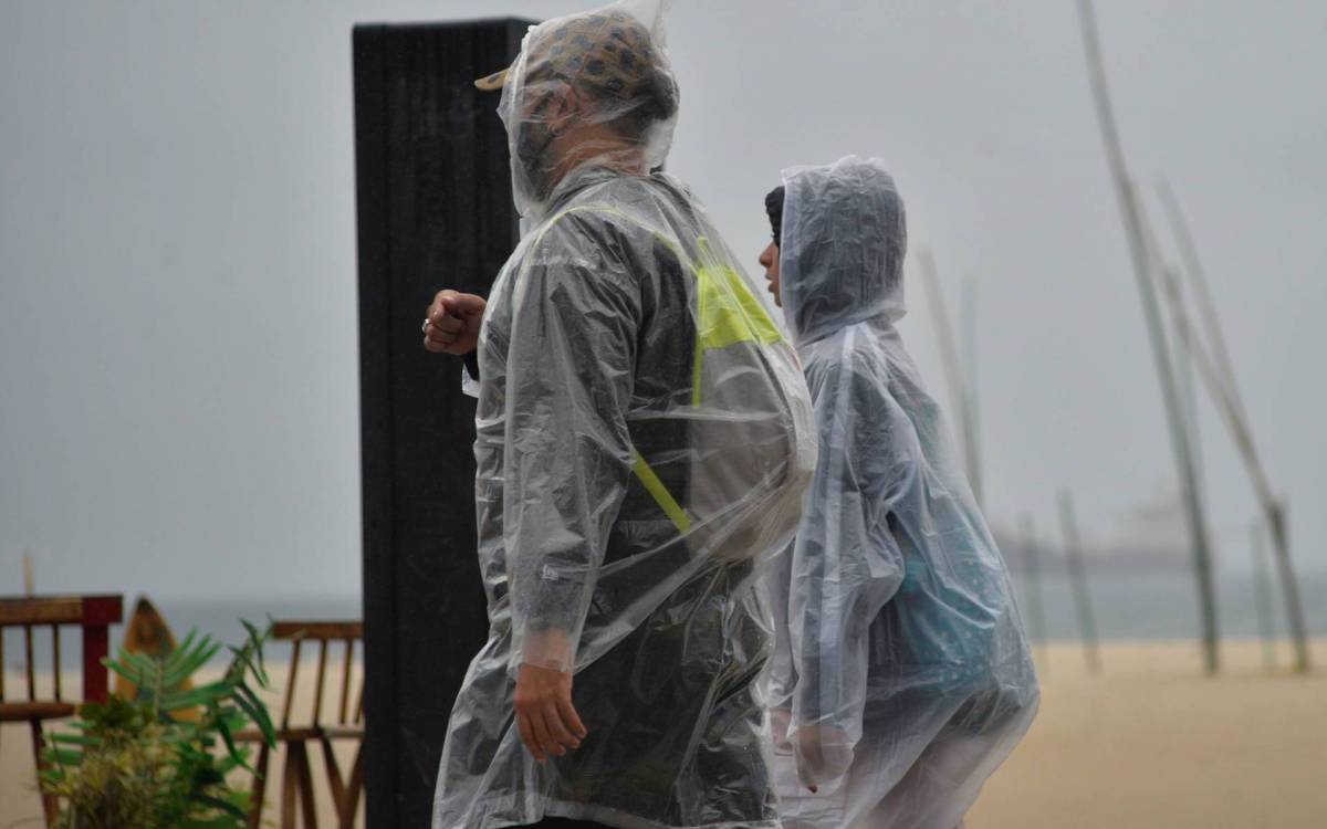 Rio de Janeiro - 07/10/2021 - Clima/ Rio - Clima tempo -  Dia nublado na orla da zona sul  nesta quinta (07) na  zona sul do Rio,  Foto : Fabio Costa/ Agencia O Dia