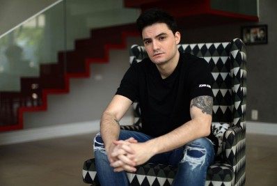 Felipe Neto lamenta perda de amigo para a Covid-19