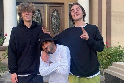 Filhos adolescentes de Britney Spears surgem em foto rara e espantam internautas