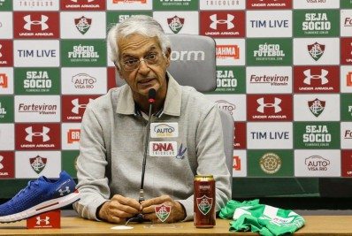 Dirigente do Fluminense critica postura de Mário Bittencourt no Maracanã e dispara: 'Temia o retorno da torcida'