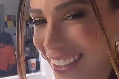 Poderosa! Nos Estados Unidos, Anitta é reconhecida em rede de fast-food 