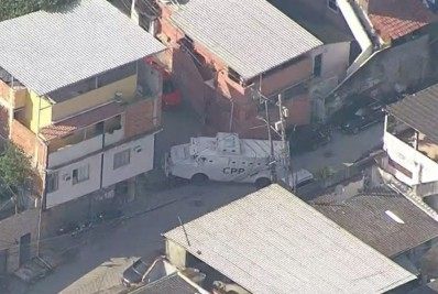 PM é baleado no pé durante confronto no Morro da Formiga, na Tijuca