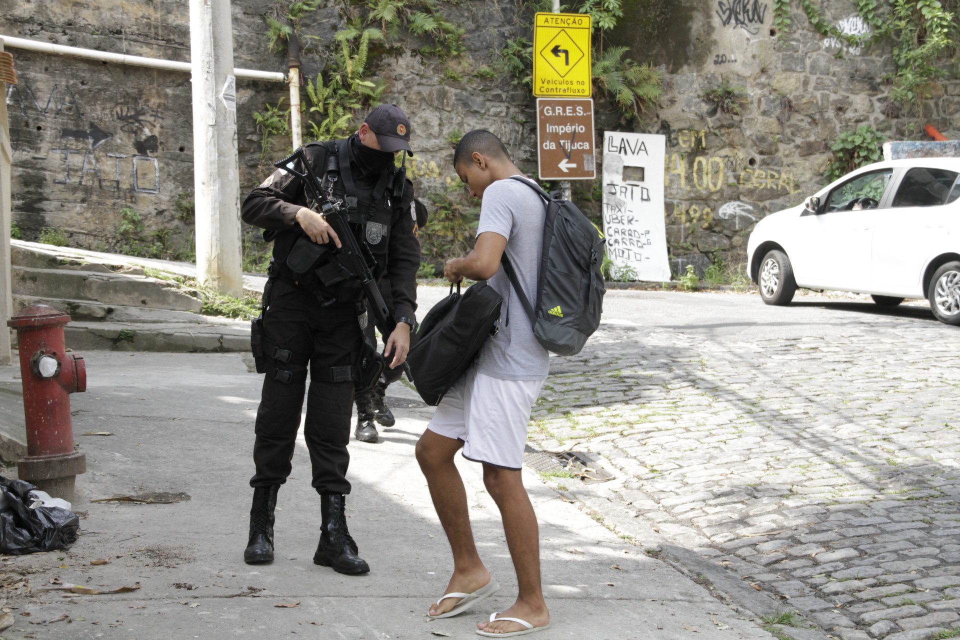 Operação da Policia Militar no morro da Formiga, na Tijuca zona norte do Rio de Janeiro,nesta quinta feira (06). - Marcos Porto/Agencia O Dia