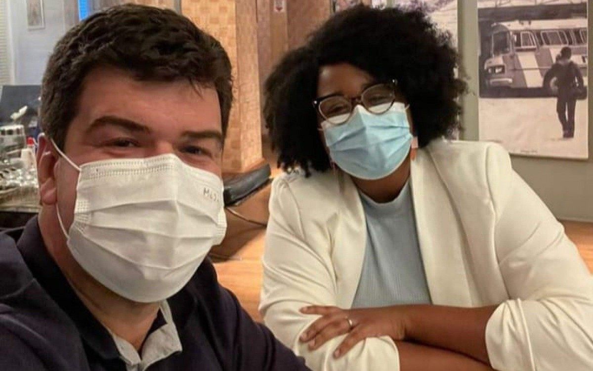 Prefeito de Macaé Welberth Rezende (CID) e vereadora Iza (REDE)