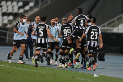 Sem brilho, Botafogo faz o dever de casa, vence o CRB e recupera a vice-liderança na Série B