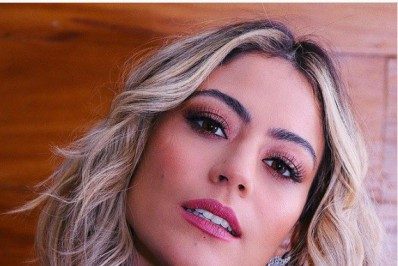 'Grito de rebeldia', revela Carol Castro sobre tatuagem feita na adolescência 