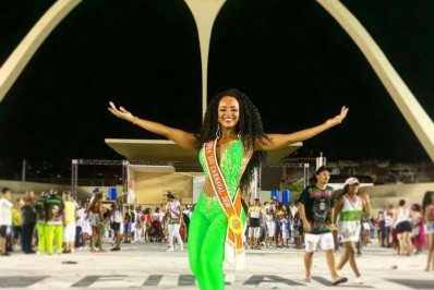 'Gastar milhões em fantasia está fora de cogitação', diz musa da Mangueira