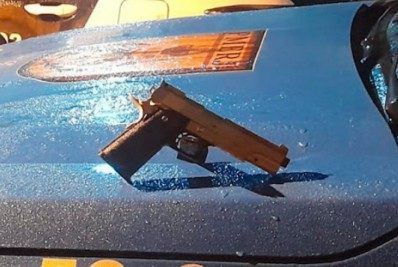 Após denúncia, PM apreende simulacro de pistola em Mesquita