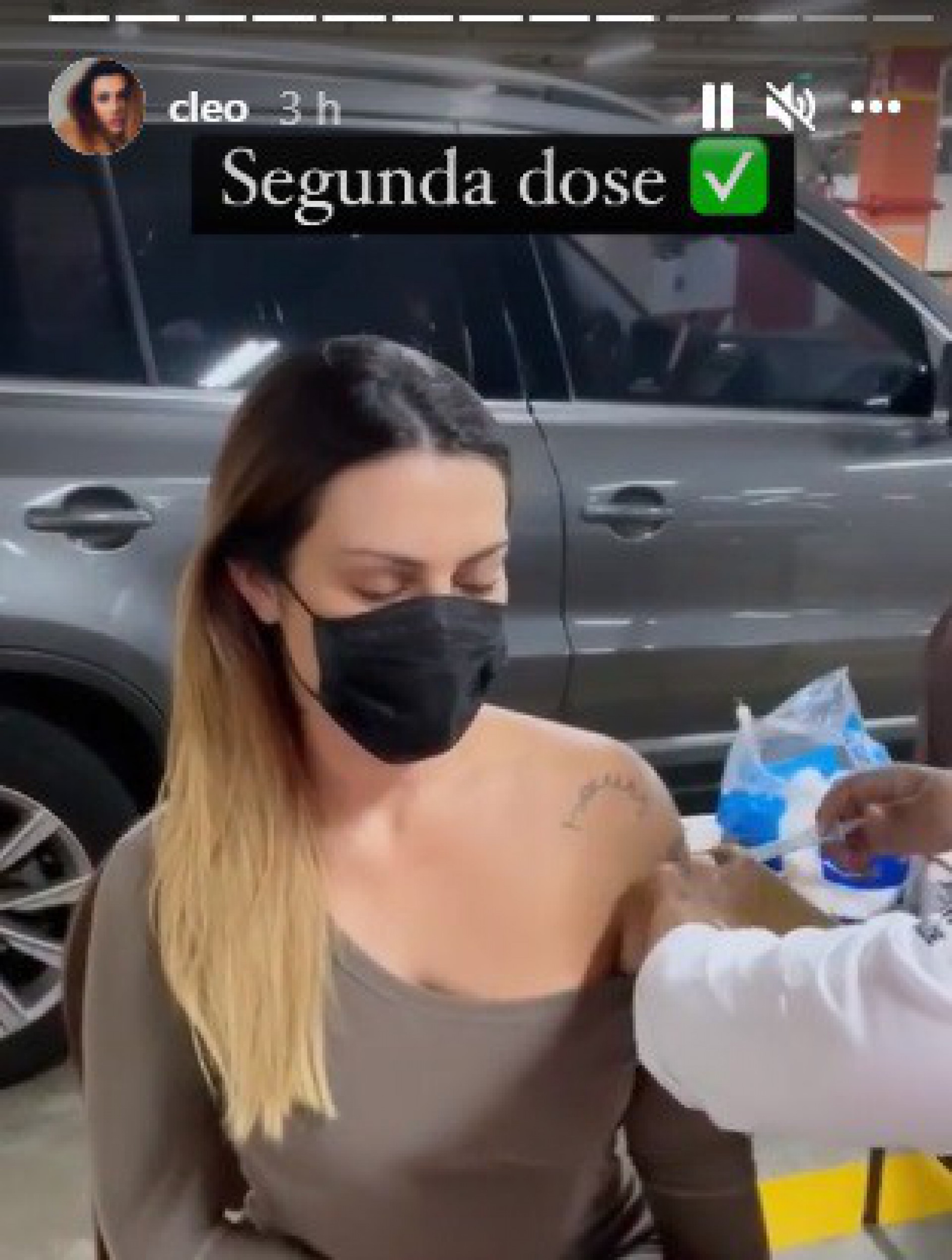 Cleo recebe a segunda dose da vacina contra a Covid-19 - reprodução do instagram