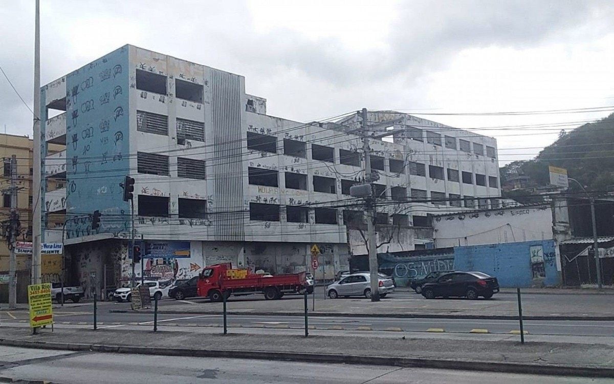 Pr&eacute;dio abandonado dar&aacute; lugar a nova unidade da UERJ em Madureira - Divulga&ccedil;&atilde;o