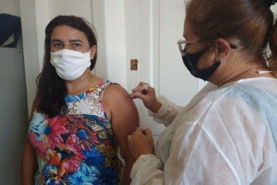 Vacinação COVID: trabalhadores da Saúde que já receberam 2ª dose podem se cadastrar para receber dose de reforço