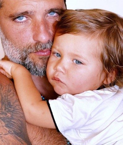 Bruno Gagliasso e o filho Zyan - Reprodução