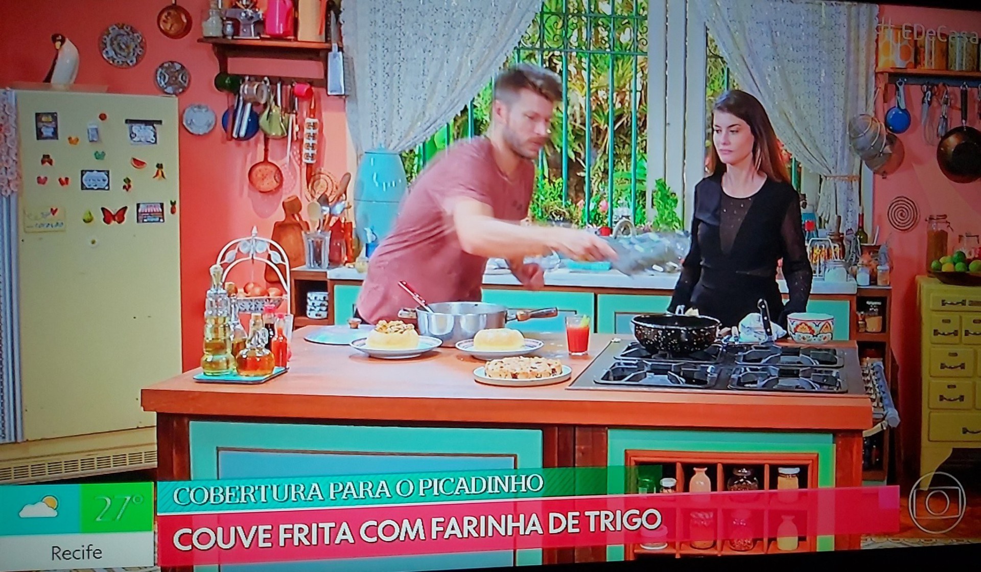 Rodrigo Hilbert e Aline Moraes bombam cozinhando juntos no 'É de Casa', na manhã deste sábado - Reprodução