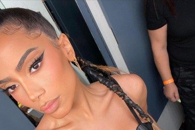 Com look de couro, Anitta grava clipe nos EUA