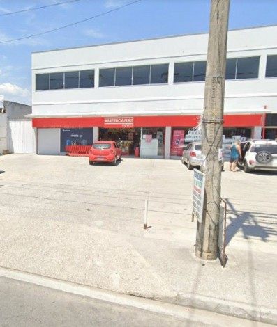 Unidade das Lojas Americanas, no bairro Sepetiba, é assaltada por criminosos neste domingo (10) - Google Maps