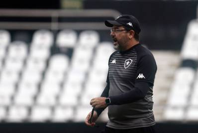 Enderson Moreira admite surpresa com clima no Botafogo: 'Achei que as coisas não funcionassem'