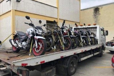 Duas pessoas são presas e dezoito motos irregulares são apreendidas durante operação em Mesquita