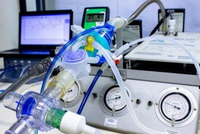 Operação contra esquema de corrupção na compra de respiradores apreende celulares e computadores