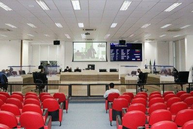 Vereadores de Macaé aprovam propostas sustentáveis para a Câmara