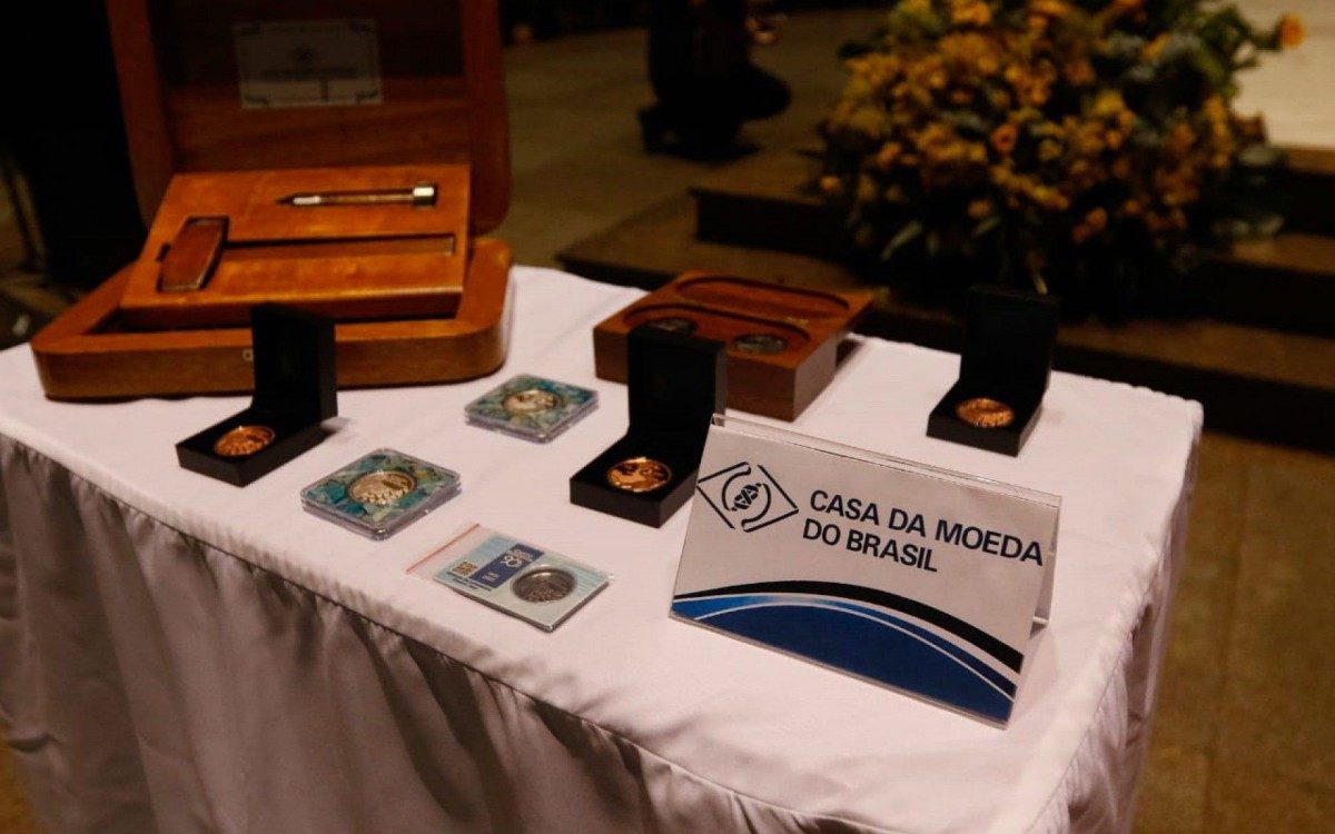 Casa da Moeda lan&ccedil;ou, em edi&ccedil;&atilde;o limitada, a medalha comemorativa em alus&atilde;o ao anivers&aacute;rio do Cristo