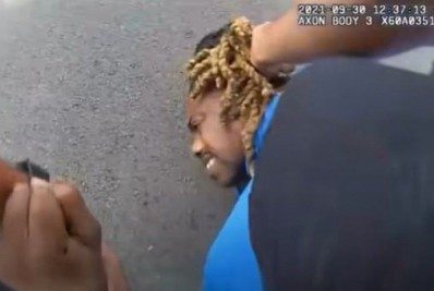 Vídeo: homem negro paraplégico é retirado de carro por policiais pelo cabelo