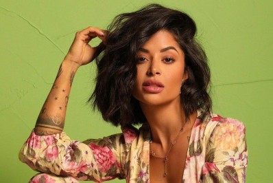 'Quero compartilhar nada mais, nada menos que minha verdade. Nua e crua', diz Aline Campos